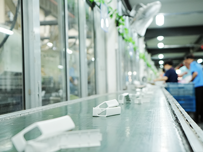 興田塑膠：注塑產(chǎn)品成型加工生產(chǎn)車(chē)間